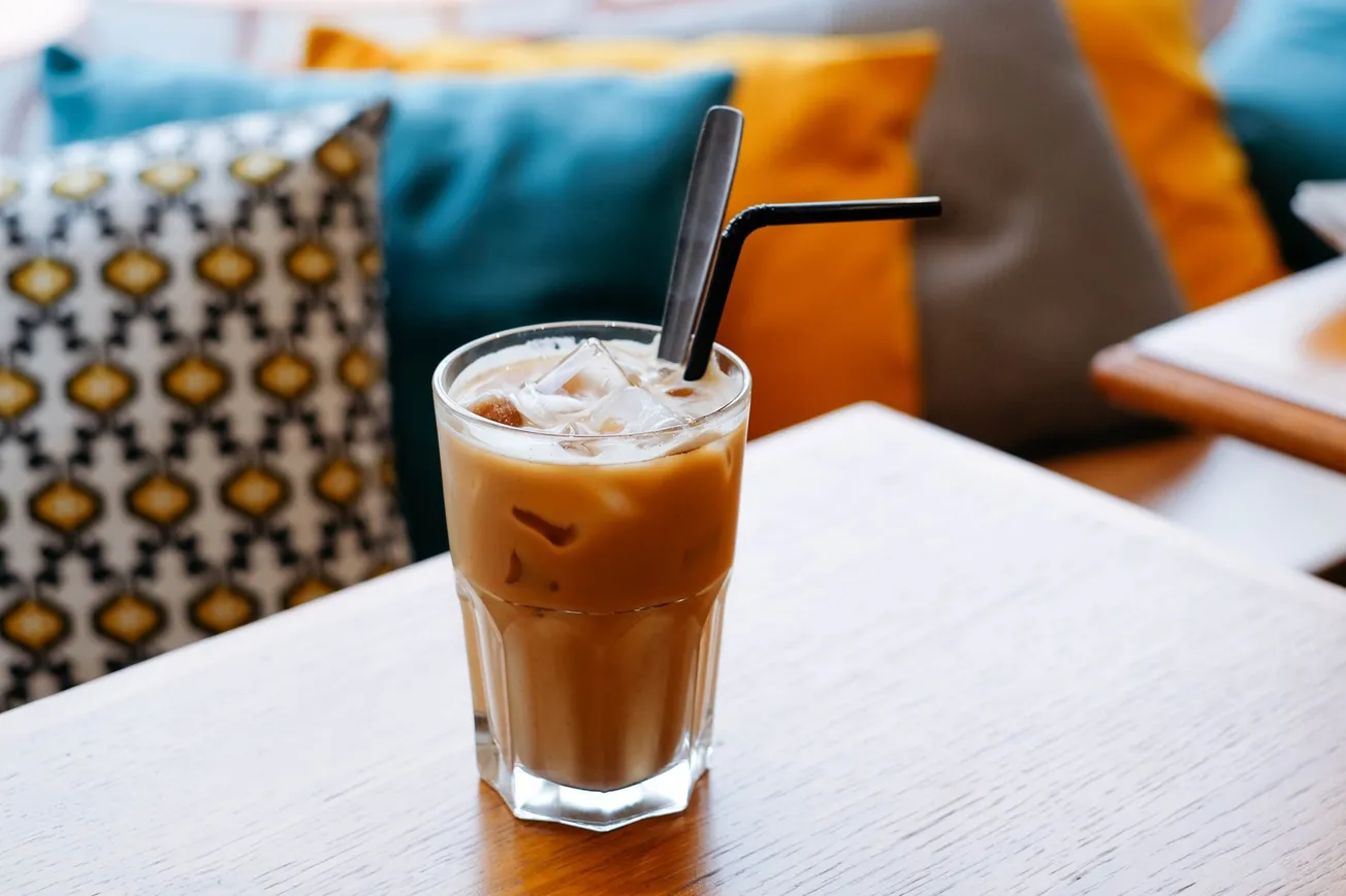 Iced beverages, tea and food sales trends in UK coffee shops